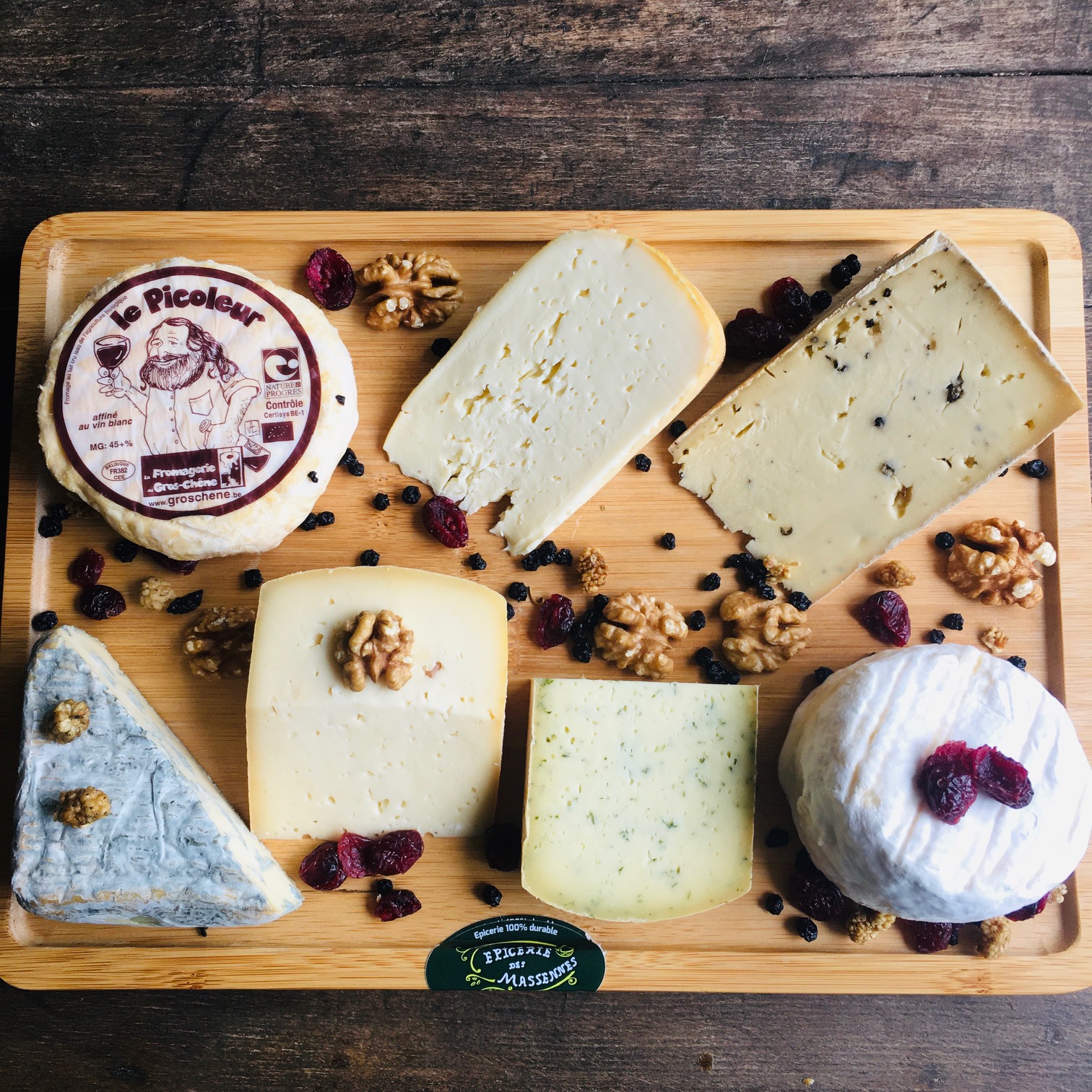 plateau de fromages 8 à 12 pers. (7 à 8 fromages - 1200g )